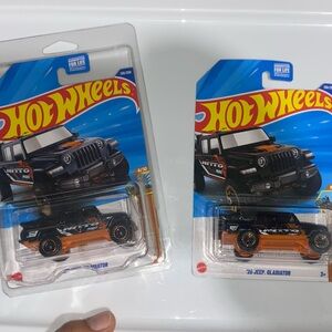 Hot Wheels 20 Jeep Gladiator Super Treasure Hunt and Mainline STH